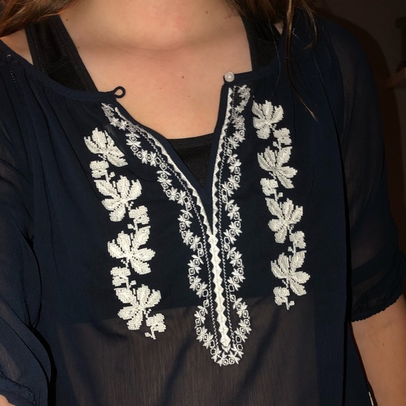 Hollister Sheer Top - Picture 3 of 3